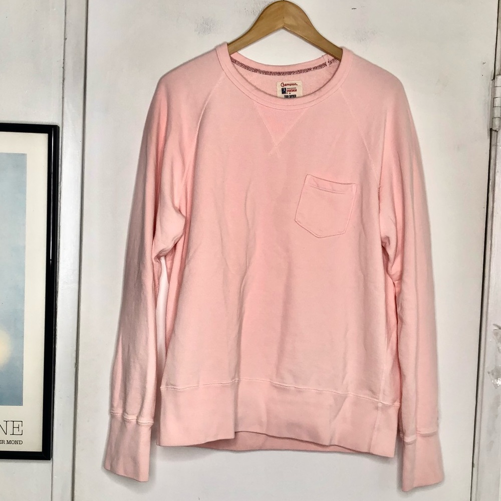 Todd Snyder + Champion Sportswear • Front Pocket Sweatshirt in Pink